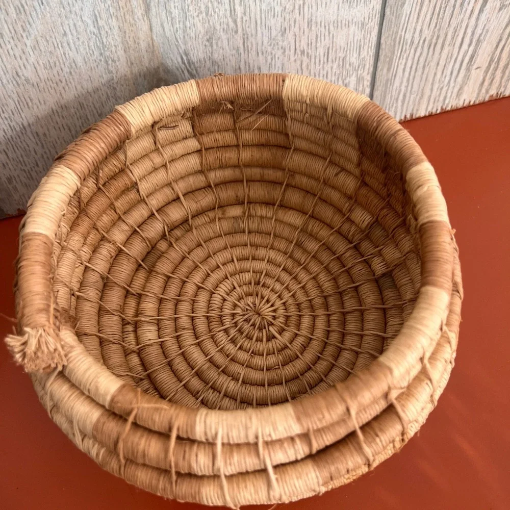 Handmade Coiled Sweetgrass Basket Round Two Tone Woven vintage Bowl 6.5
